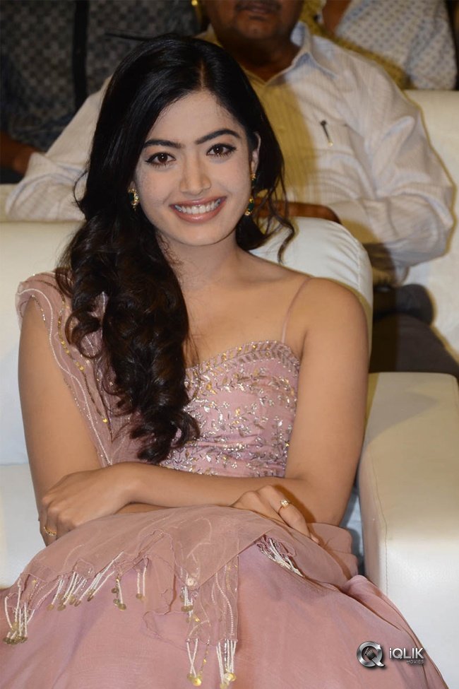 Rashmika-Mandanna-at-Geetha-Govindham-Audio-Event